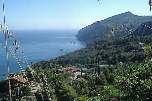 Xtrallusion offers characteristic Bed and Breakfast, B&B, Guest House, Hotel, Albergo and Country Lodge accommodation in Italy. Plus independent self-guided Walking, Adventure, Activity, Skiing and Paragliding Holiday itineraries on the Italian Rivieras, in the Italian Lakes, in the Italian Alps and in some of the most beautiful corners of Italy.